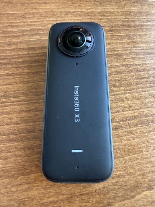 Камера Insta360 X3