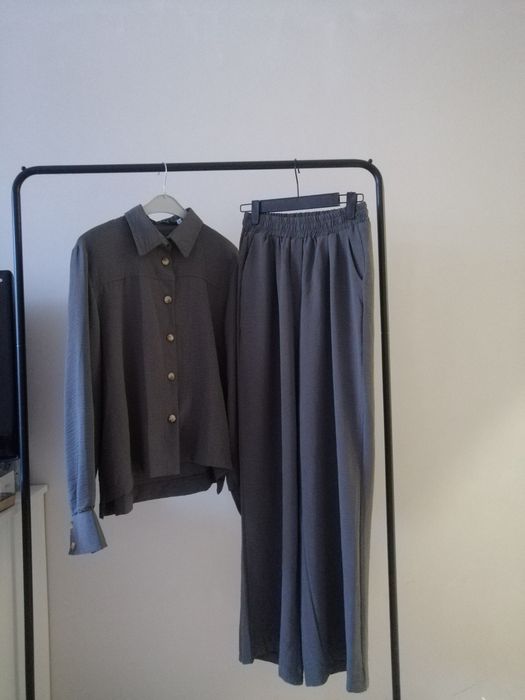 Продам двойки, платья, рубашки