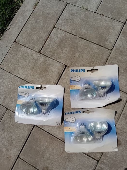 3 seturi  ( 6buc )becuri philips GU5.3 50watt