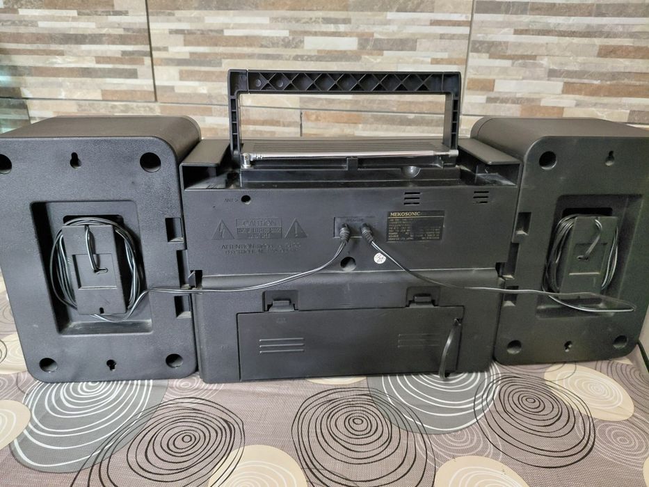 Японски радио касетофон