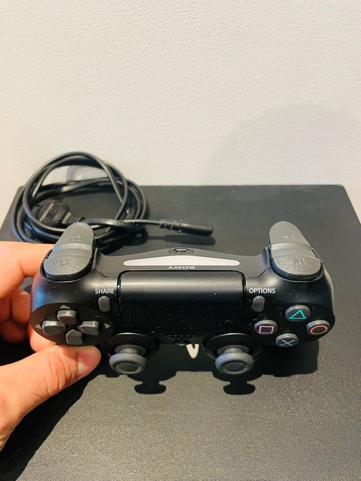 PlayStation 4 PS4 Pro 1TB