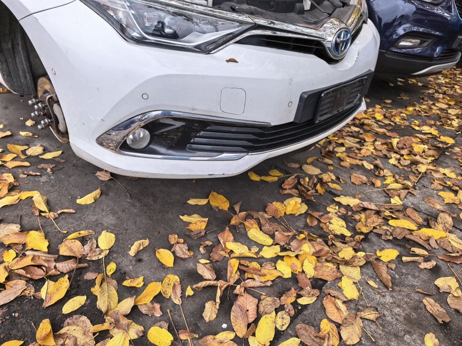 Предна броня за Toyota Auris II facelift