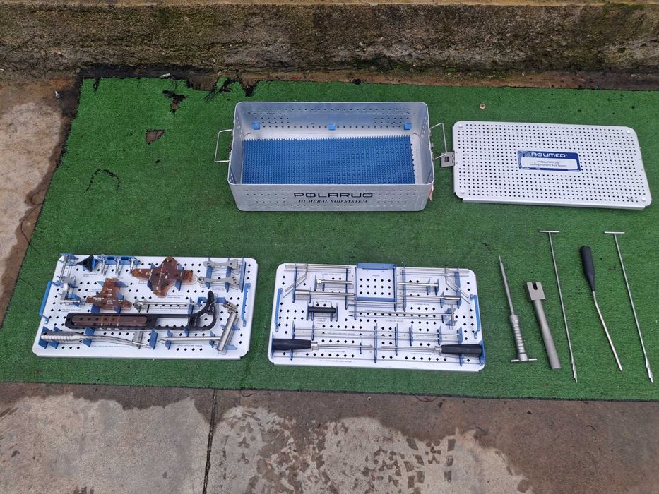 Хирургически инструмент  стабилизиране на фрактури на раменната кост.