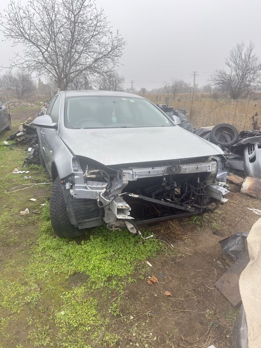 Opel Insignia 2010 2.0 CDTI – оригинални части, всичко здраво