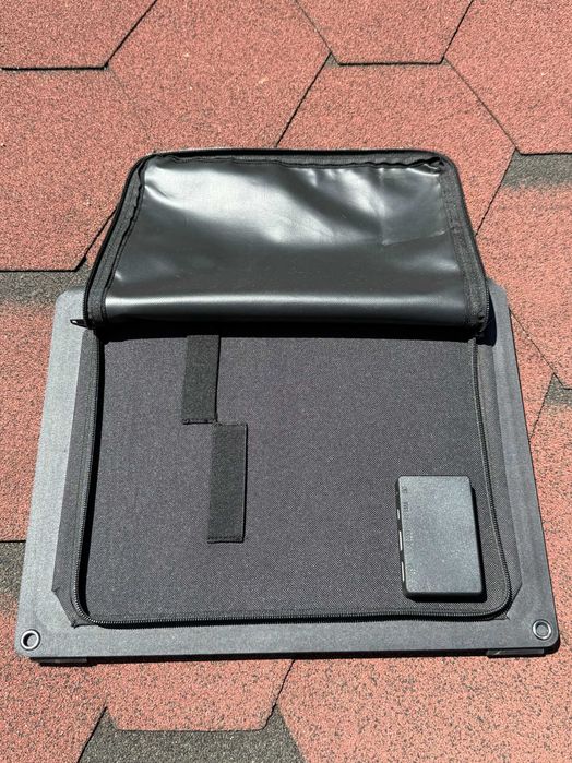 Продавам соларен панел Sandberg Solar Charger 60W, черен, SNB-420-80 - отлично състояние