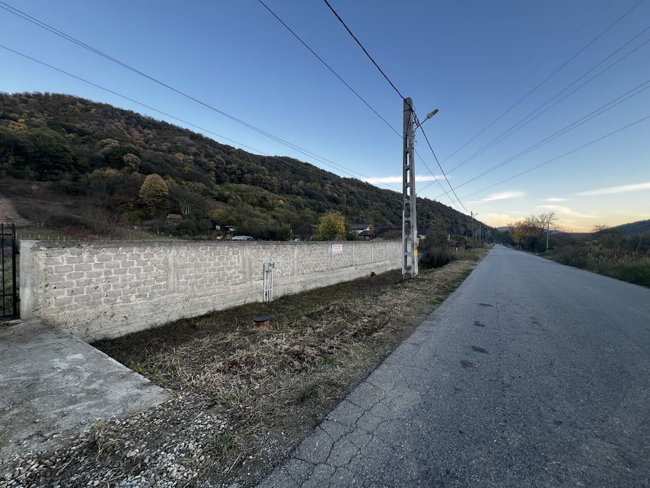 Teren de vanzare Calimanesti