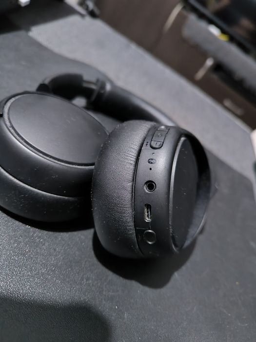 Casti Panasonic over-ear wireless NOI