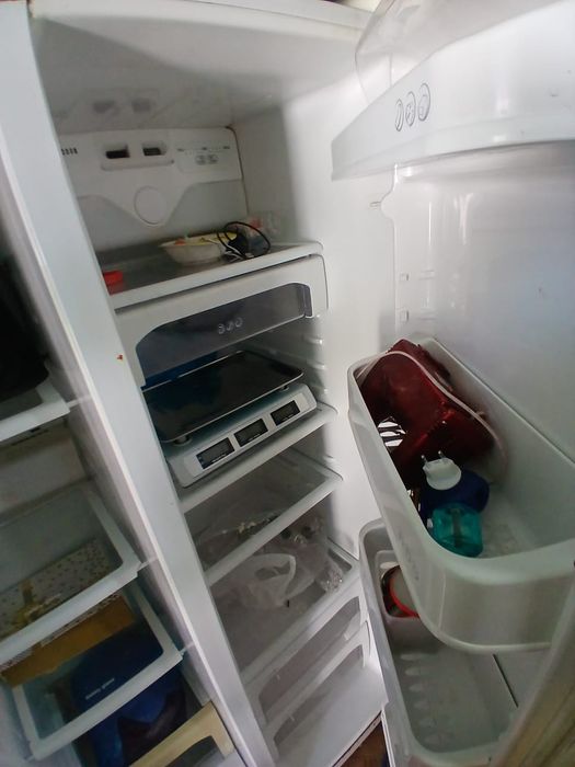 Продам двухдверный холодильник