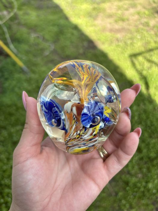 Prespapier din sticla suflata manual