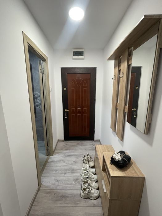 Inchiriez apartament