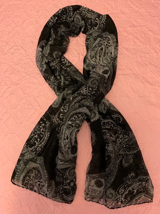 Красив дамски шал