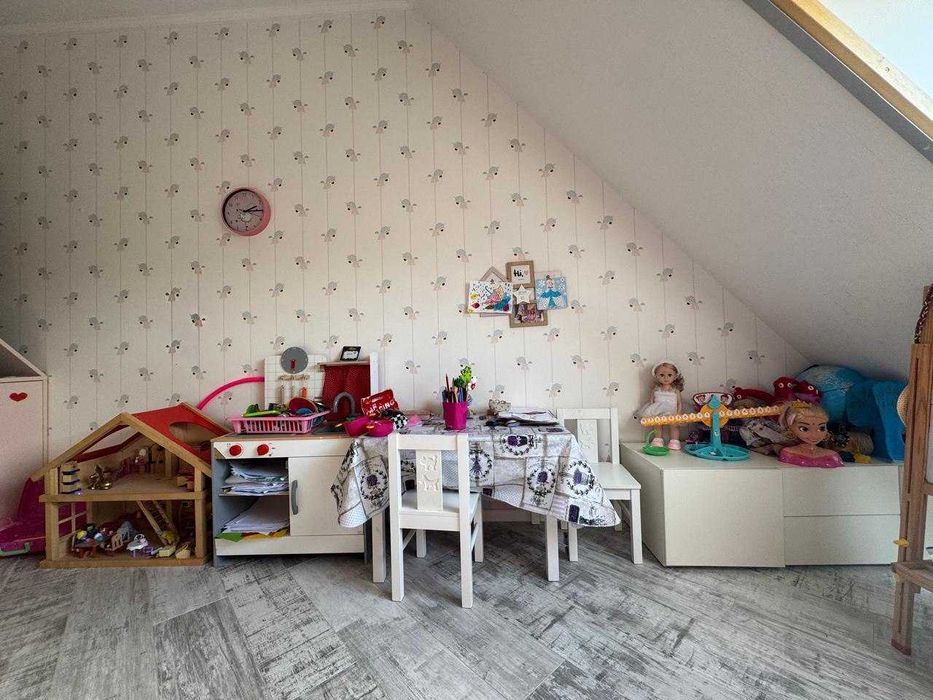 Тристаен апартамент в комплекс перла + кладовка