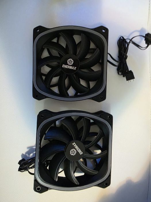 Defect!!cooler cu lichid (AIO) de la Enermax