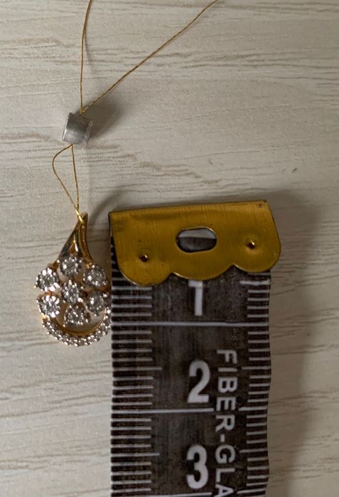 Набор из желтого золота 18 К с бриллиантами: Серьги и кулон