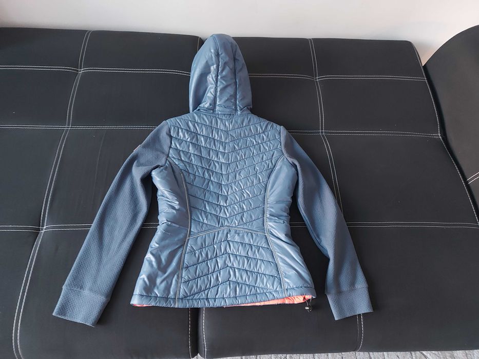 Спортно яке с качулка