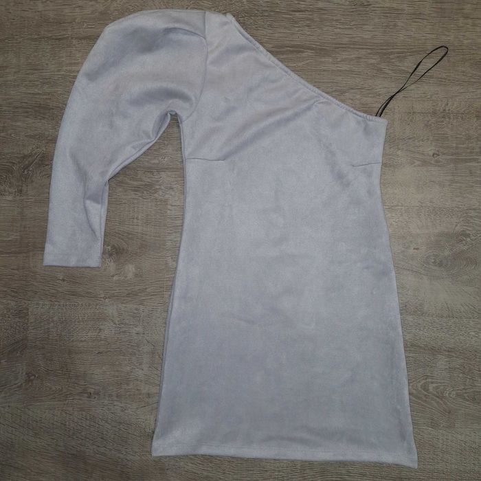 Светло сива рокля