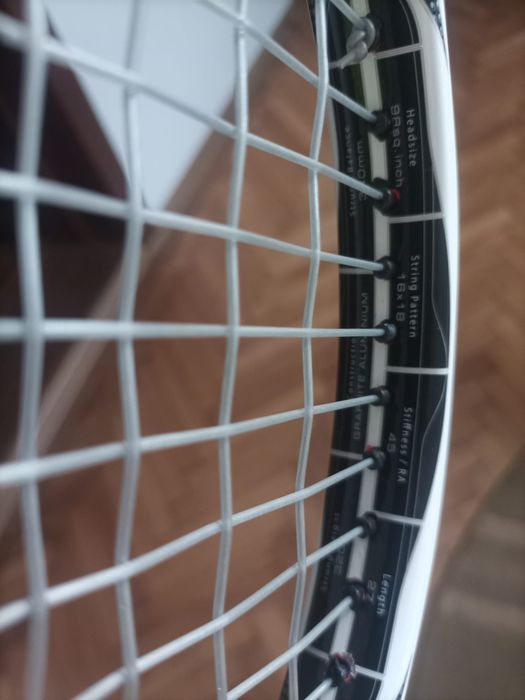 Vând racheta tenis de câmp preț 200 lei