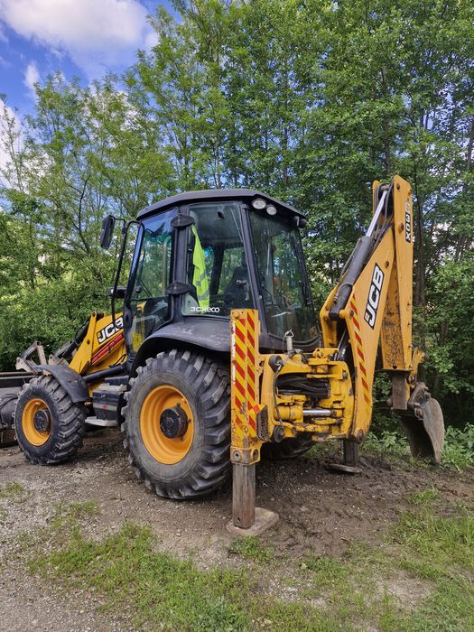 Vând buldoexcavator jcb 3cx