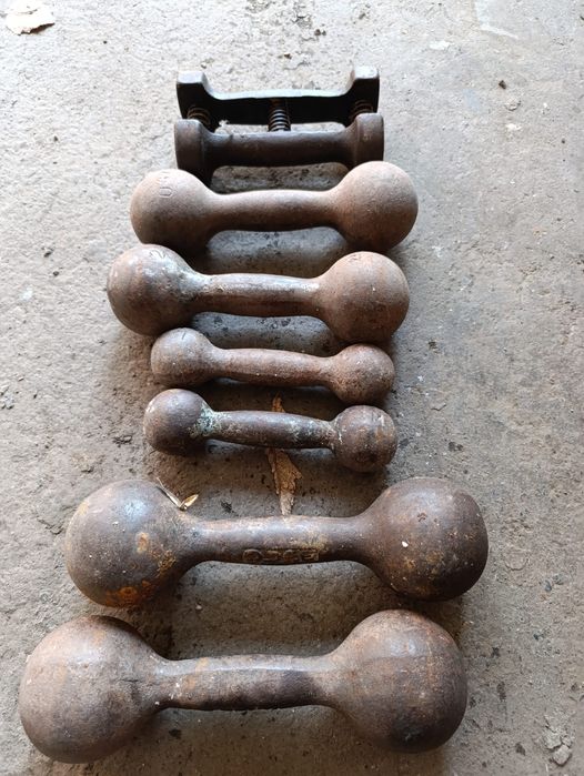 Продам  гантели.