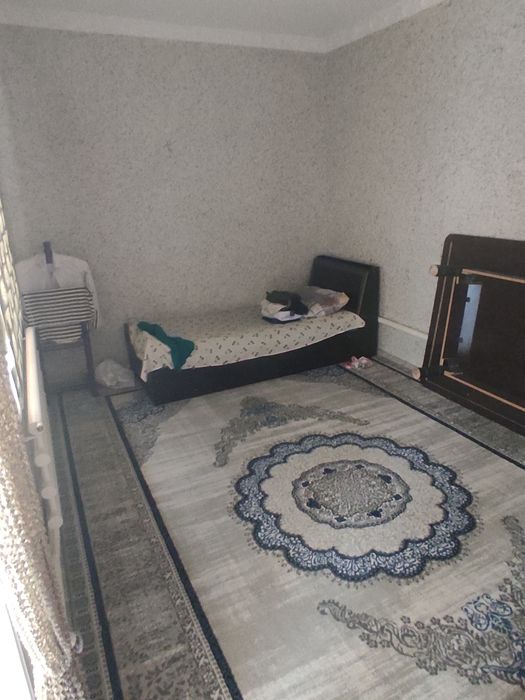 Uchaska sotiladi 7 sotx 5 ta yawaydigan 3xona yengi qurilgan.