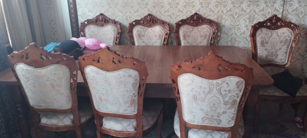 Стол с стульями хороший