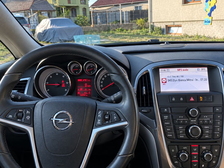 Opel Astra Break 2012  1.7 Diesel Full Option