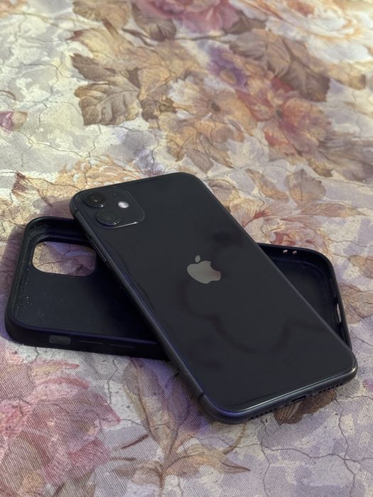 Продам iPhone 11 на 128 ГБ