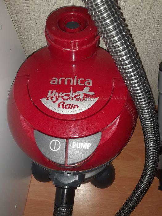 Продам моющий пылесос Arnica