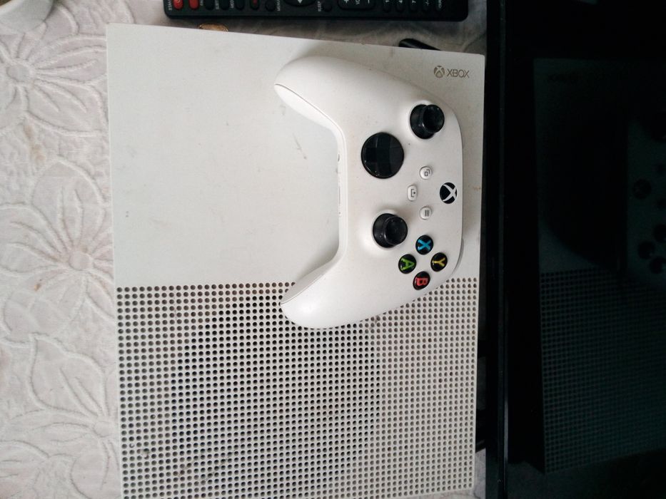 Vând xbox one in stare buna