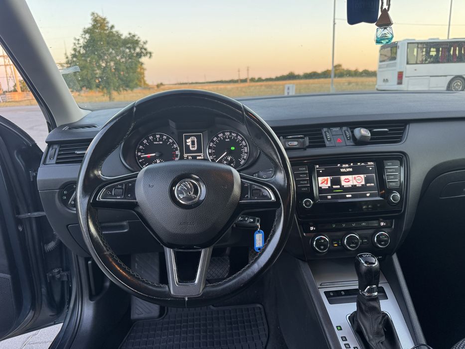 Vând Skoda Octavia