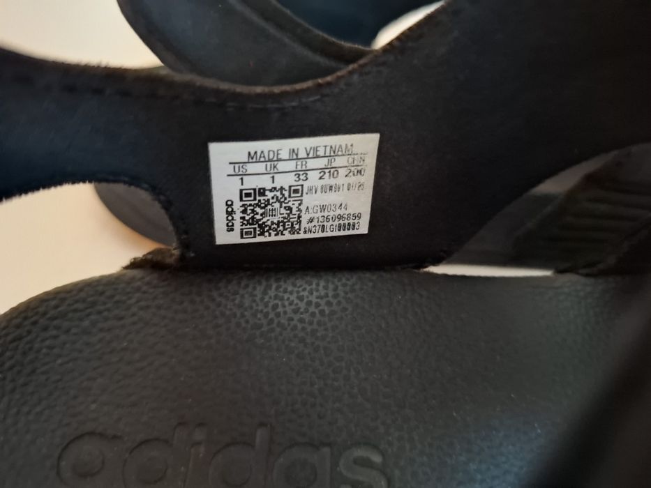 Детски сандали Adidas номер 33