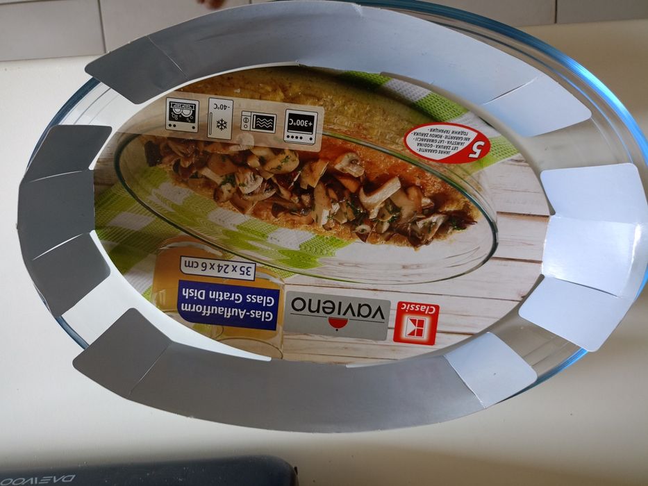 Vând vas termorezistent, nou nouț, calitate superioara.