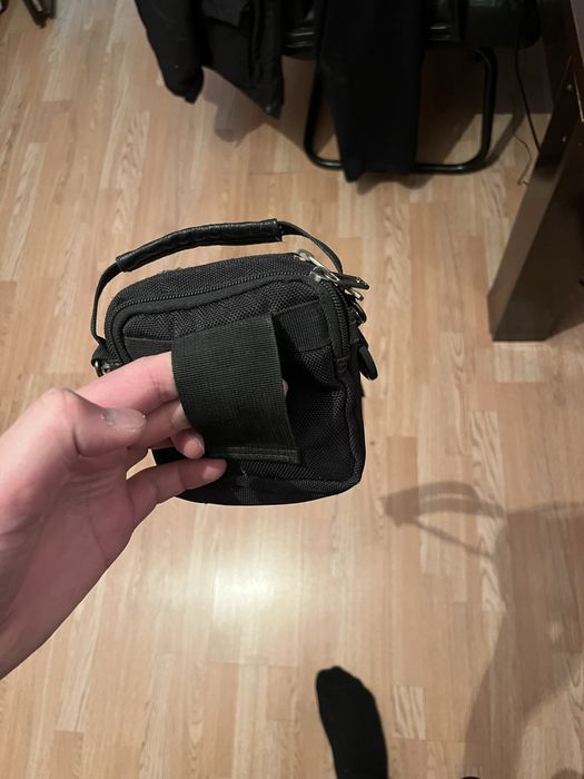 Маленькая барсетка , одевается на ремень