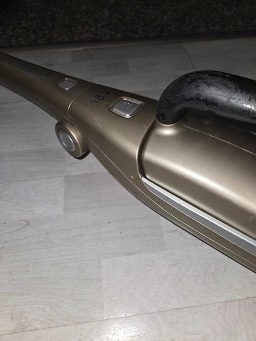 Прахосмукачка  Bosch безкабелна 18w