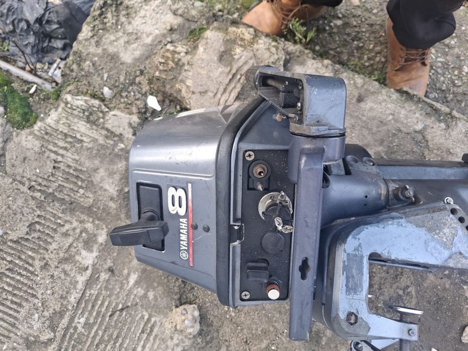 Yamaha 8 motor barca