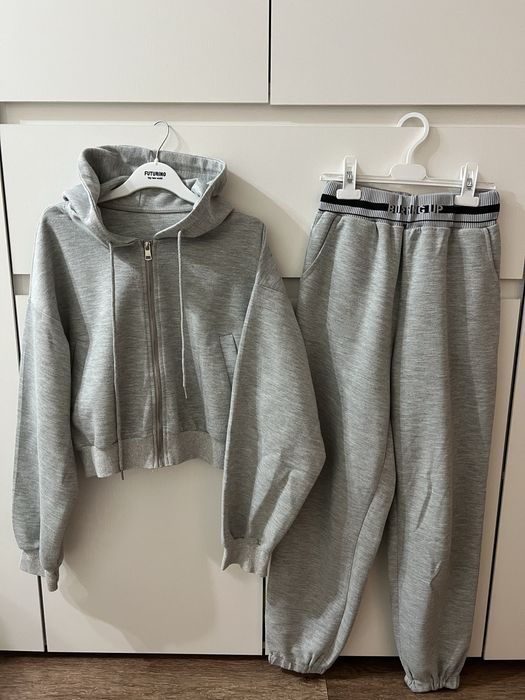 Продам детскую одежду по 1500 тенге.