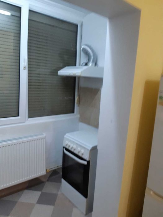 Ofer spre inchiriere apartament o camera