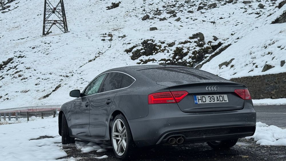 Vând Audi a5.