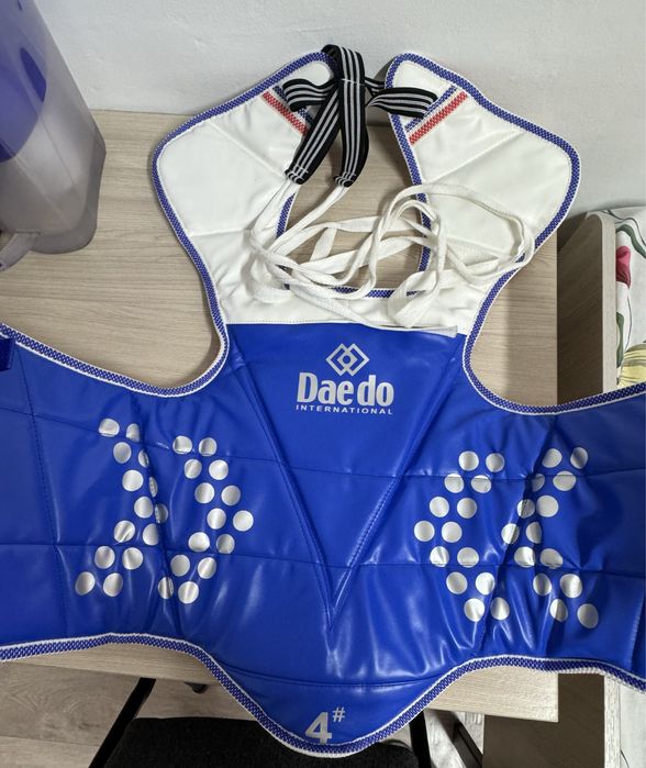 Протектор для каратэ и таэквондо