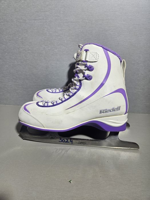 Patine 3024 gheata patinaj artistic   Riedell  marime   41 ( 27   cm lungime interioara).