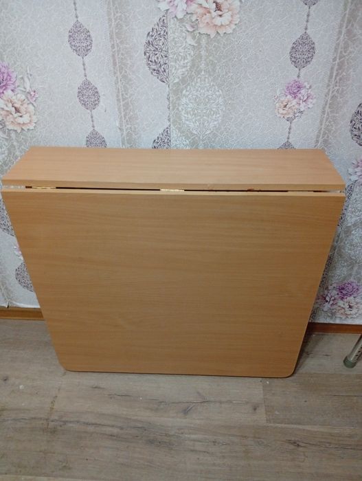 Раскладной кухонный стол