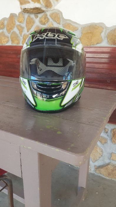 Продавам каска почти като нова