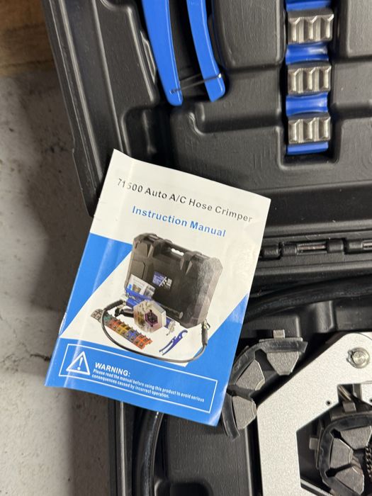 Преса за кримване на маркучи,