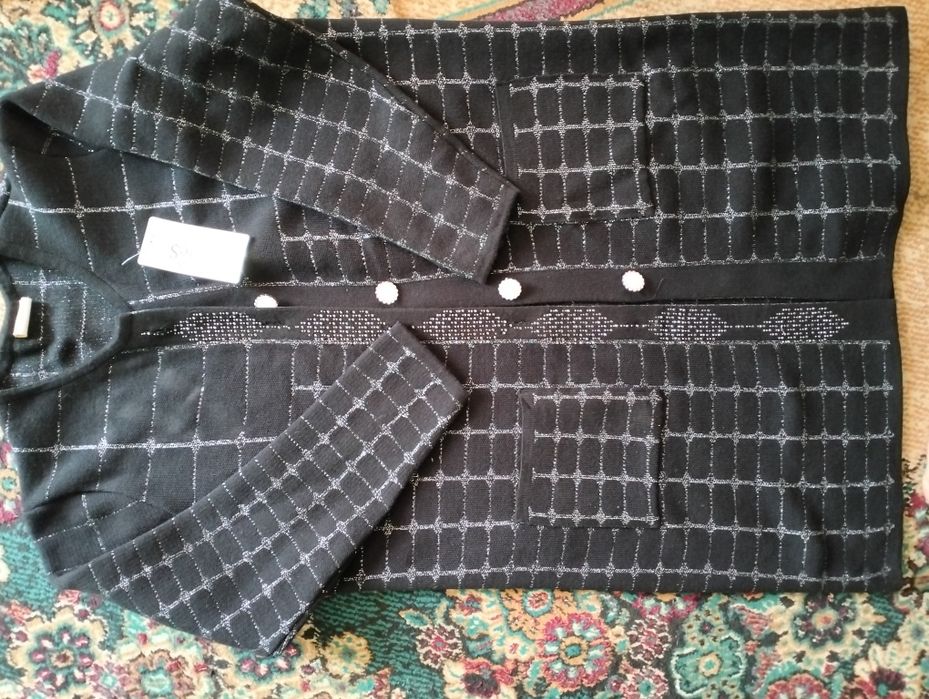 Kardigan  tez va arzon sotiladi dastafka xizmati bepul