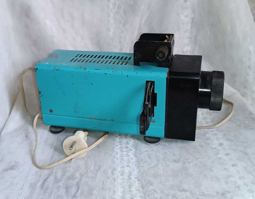 Фильмоскоп (диапроектор) «Ф-75-1М».