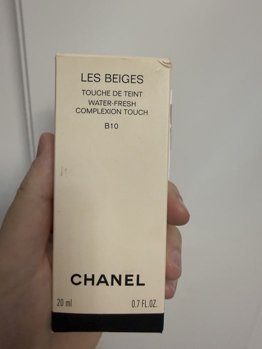 Les Beiges тональный флюид-тинт CHANEL