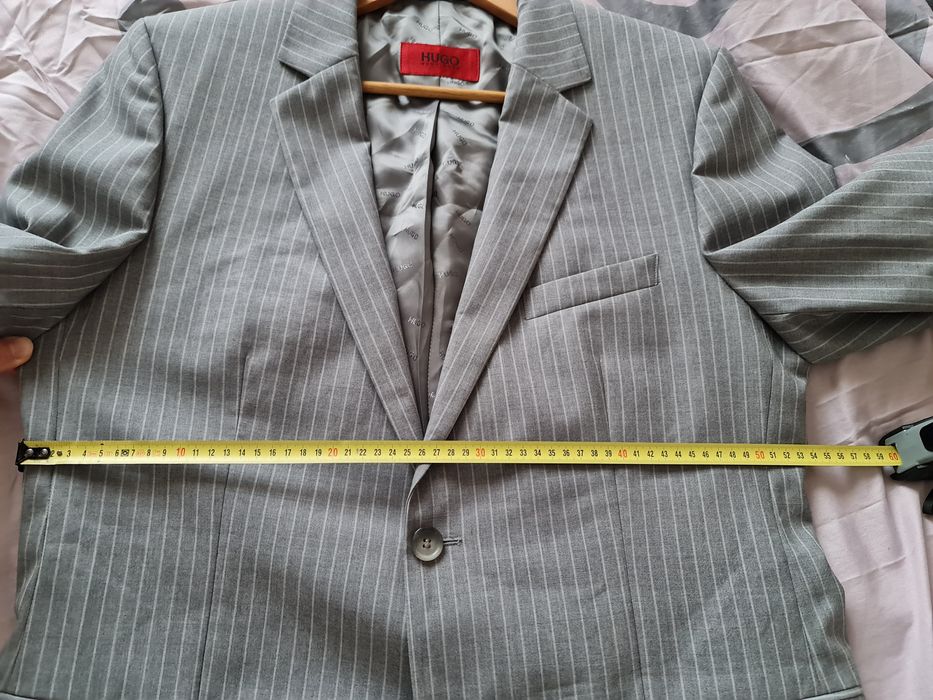 Sacou Hugo Boss Barbati gri cu dungi ca Nou! Marime 52