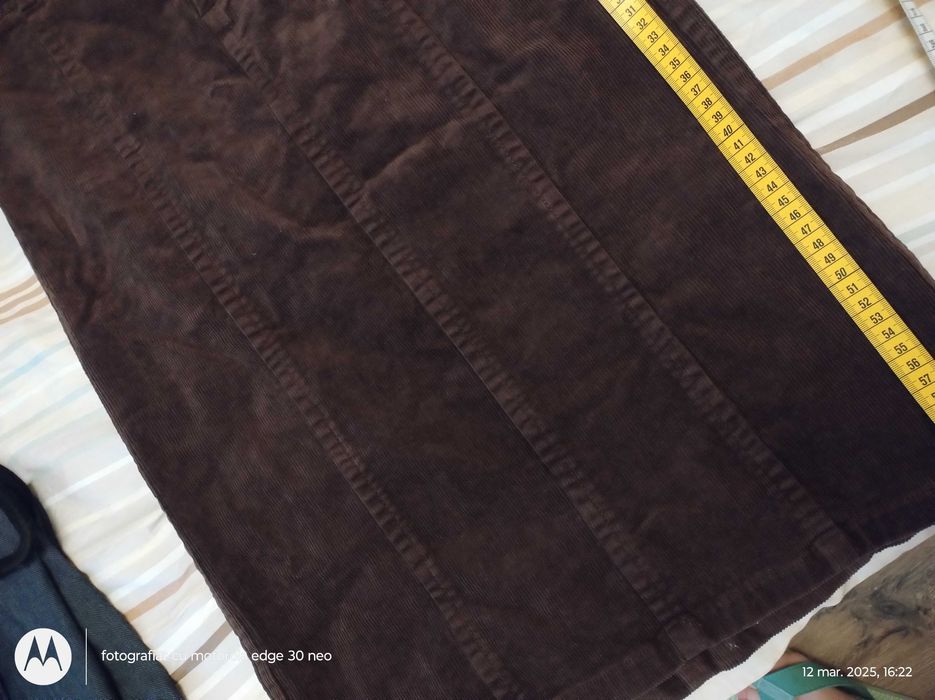 Fusta raiat, maro, superbă, talie