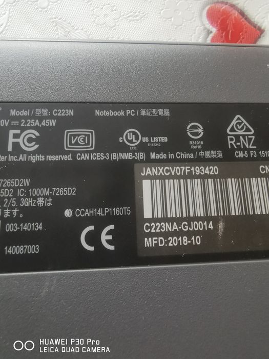 Лаптоп Asus chrome book