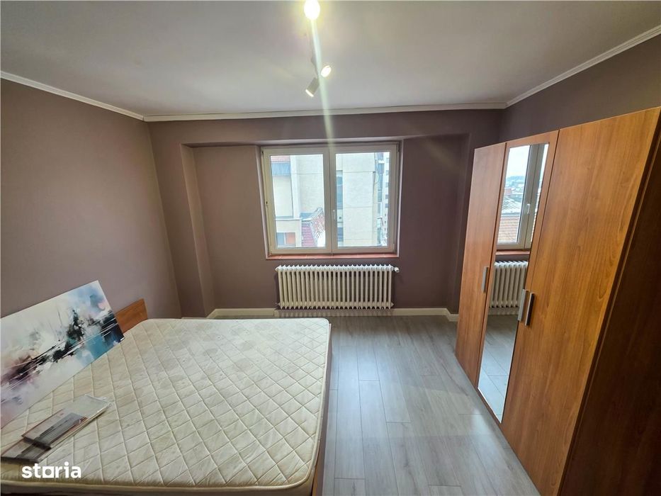 Apartament 3 camere, UMF, 2 bai, Ultracentral, renovat complet,Targu M